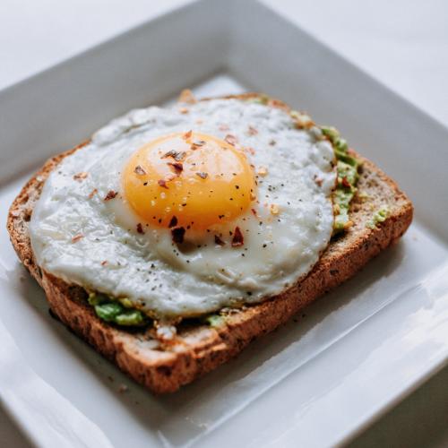 El huevo es un alimento esencial en el desayuno. Foto:
