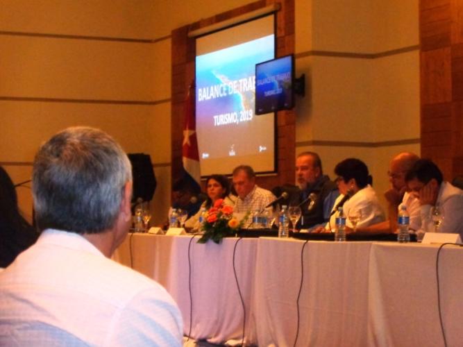 El Primer Ministro aseguró que el turismo está en condiciones de generar más ingresos. Fotos: Noryis
