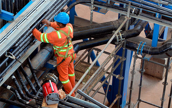 El aporte de los trabajadores define el desarrollo del país. Foto: Joaquín Hernández Mena