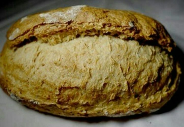 Pande avena. Todos los panes son elaborados por Roque y su esposa.