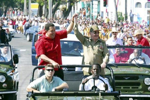 La visita de Chávez a la ciudad santiaguera, acompañado por el General de Ejército Raúl Castro, devino espontánea demostración de amor y cariño al mejor amigo de Cuba. (Foto tomada de Internet)