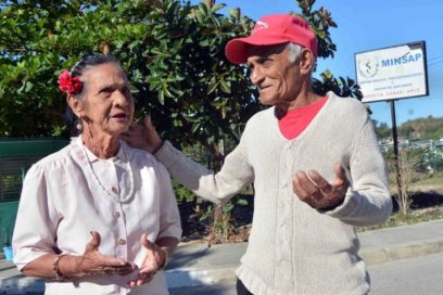 Oscar contra la Covid-19: «sin besos, Zaida, sin besos»