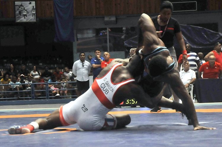 La lucha cubana amplió sus cupos olímpicos en el panamericano de este deporte. Foto José Raúl Rodríguez Robleda