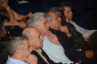 Llama Díaz-Canel a pensar y actuar como país desde la cultura