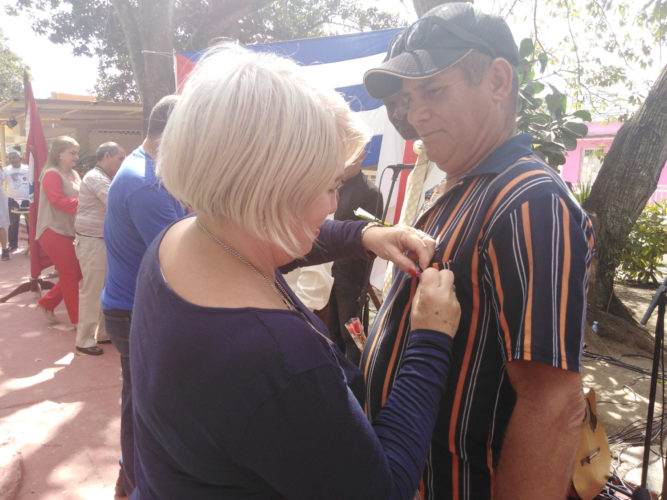 La medalla Elpidio Sosa y otras distinciones fueron entregadas en el acto. Foto: Gretel Díaz Montalvo