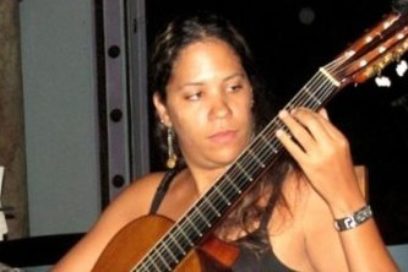 Mabel González: pasión por la guitarra (+Video)