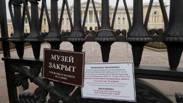 Instituciones culturales rusas como el Museo de San Petersburgo permanecen cerradas para evitar la expansión de la pandemia. Foto: EFE