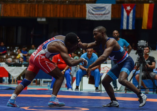 Reineris Andreu (de azul). FOTO: Marcelino VÁZQUEZ HERNÁNDEZ