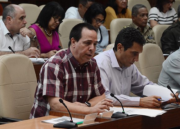 José Angel Portal Miranda confirmó un nuevo caso positivo a COVID-19 en Cuba. Foto: Estudios Revolución.