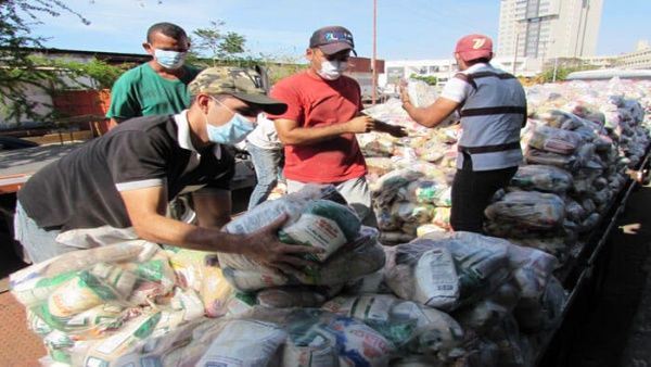 A pesar del recrudecimiento del genocida bloqueo norteamericano, el gobierno bolivariano no renuncia a garantizar la alimentación del pueblo. Foto: Tomada de Telesur
