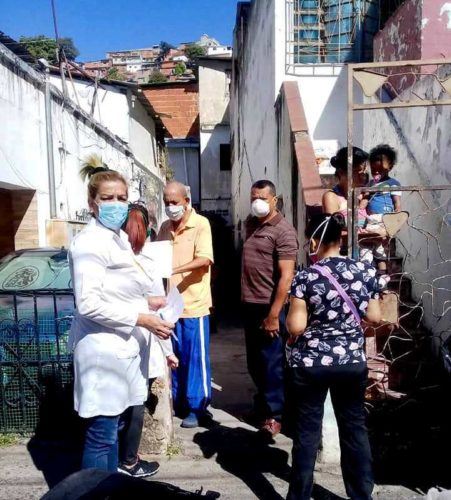 Hasta los empinados cerros llegan los colaboradores cercando a la pandemia. Foto: Tomada de FB