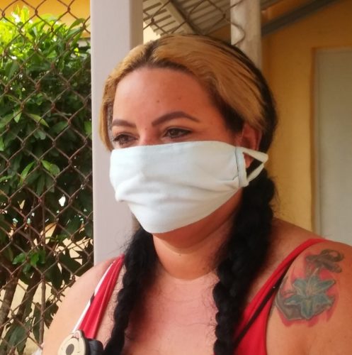 A la salida del hospital, Anitsy agradeció la profesionalidad del personal médico y de enfermería que la atendió. Foto: Noryis