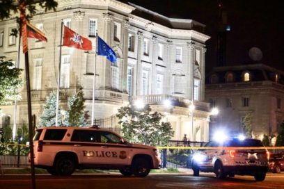 Abren fuego contra embajada cubana en Washington con rifle de asalto