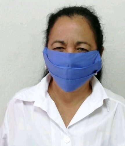 "Pido un aplauso cerrado, también por su espíritu altruista, para la familia de nuestros trabajadores de la Salud", expresó García Montenegro. (Fotos: Cortesía de la doctora)