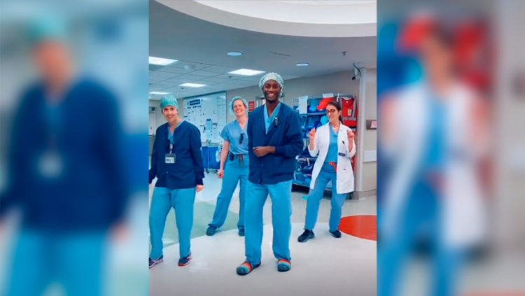 Médicos y enfermeras revolucionan las redes con sus bailes para combatir el estrés y levantar el ánimo durante la pandemia