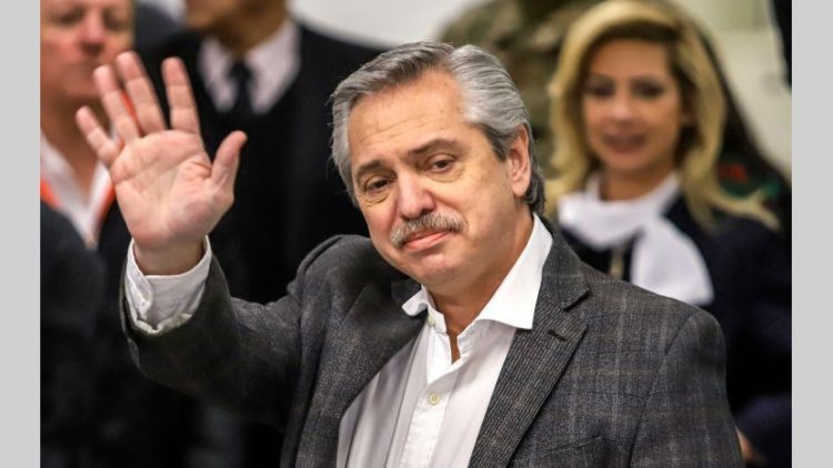 El Instituto Nacional de Estadística y Censos de Argentina resaltó en su informe los esfuerzos del actual presidente, Alberto Fernández , en aras de reducir los índices de pobreza. Foto: Tomada de Última Hora
