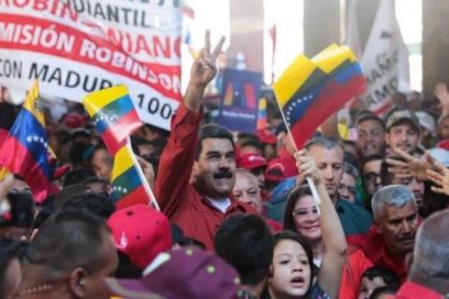 Lucha sin cuartel en defensa del presidente Maduro: de corazón