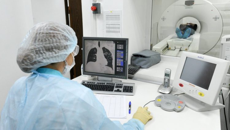 Por segundo día consecutivo la cifra de nuevos contagios supera los 4.000. (mskagency.ru / Alexandr Avílov)