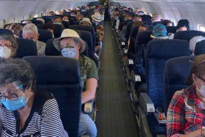 Regresan al país cubanos varados en Estados Unidos