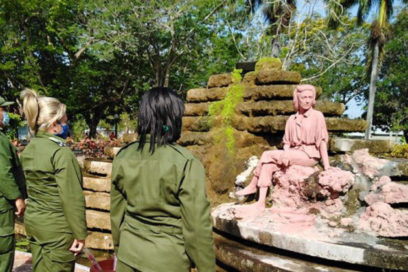 Honra Presidente de Cuba a Celia Sánchez en su centenario  (+ Fotos)