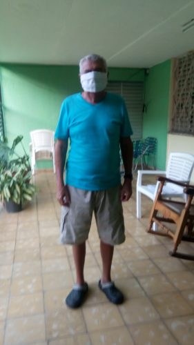 Rigoberto Marsans, con 74 años, se cuida y cumple con las medidas orientadas. Foto: del autor