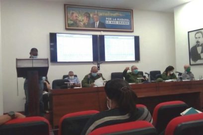 Consejo de Defensa de La Habana analiza al detalle enfrentamiento a la Covid-19