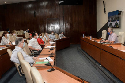 Ante la COVID-19, el peligro mayor hoy es la confianza (+ Fotos)