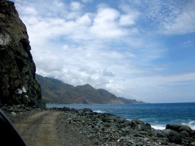 En varios puntos cercanos a la costa suroriental se han instalado las estaciones que contribuyen a medir el desplazamiento de corteza terrestre luego del terremoto de 7.7 en el Caribe Occidental. Foto: Dr.C. Enrique Diego Arango Areas