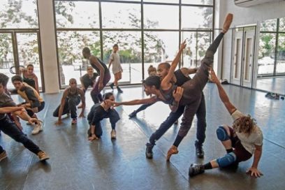 Homenaje a quienes trabajan en tiempos de pandemia