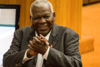 Felicita Esteban Lazo al semanario Trabajadores por su aniversario 50