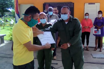 Taxistas pineros en la pandemia: compromiso con la salud (+ Fotos)