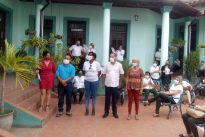 Trabajadores bancarios predican con el ejemplo