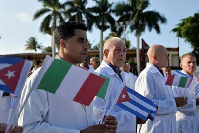 Regresa a Cuba primera brigada médica que laboró en Italia contra COVID-19
