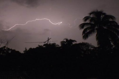 Fallecen dos personas por descarga eléctrica