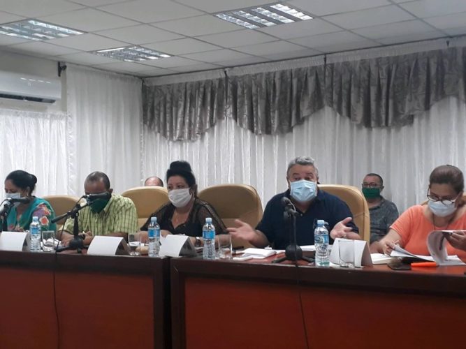 Ulises Guilarte de Nacimiento, secretario general de la Central de Trabajadores de Cuba, sostuvo un encuentro con dirigentes sindicales de Sancti Spíritus