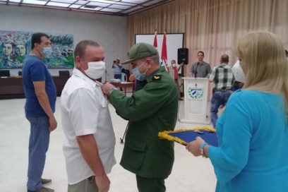 Condecoran a pinareños con relevante trayectoria laboral en 2019 (+Fotos)