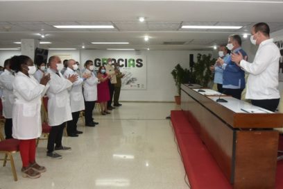 Sostuvo Díaz-Canel encuentro con integrantes de brigadas médicas cubanas