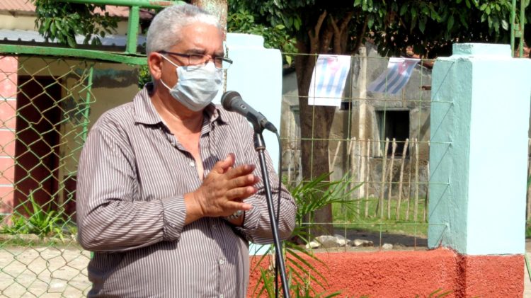 Fajardo Casas, secretario general del Sindicato Nacional de Trabajadores la Industria Alimentaria y la Pesca, dijo que Holguín mantiene un accionar integral en la rama. Foto: Lianne Fonseca