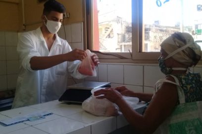 Deferencias para sectores vulnerables en la venta de alimentos en Santiago de Cuba