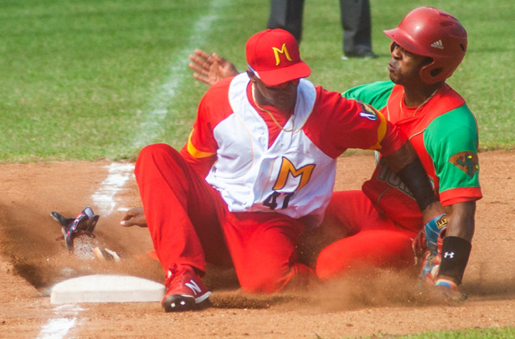 La pelota volverá el 12 de septiembre con la 60 Serie Nacional. Foto: José Raúl Rodríguez Robleda.