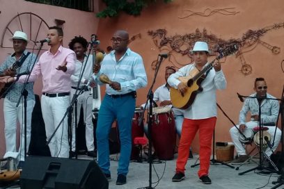 Septeto Santiaguero alza voces por Premio Nobel para brigada Henry Reeve