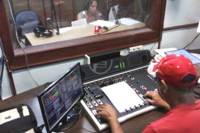 AL PAN, PAN: Radio desde la aldea