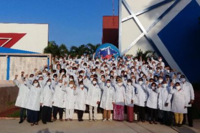 Médicos de Cuba hacia Azerbaiyán para enfrentar COVID-19