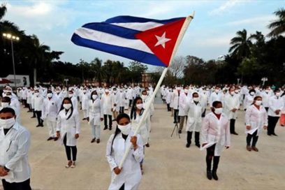 Los héroes que quieren convertir en “esclavos” (+Fotos)