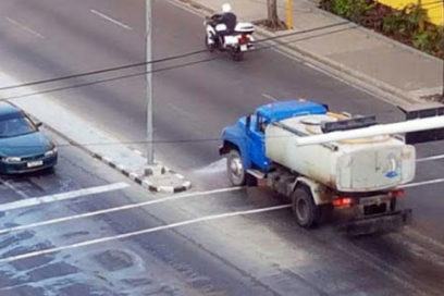 Desinfectar las zonas rojas en la capital, tarea vital contra la COVID-19