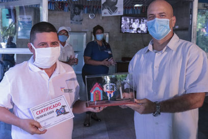 Premio del Barrio a Empresa de Periódicos Granma