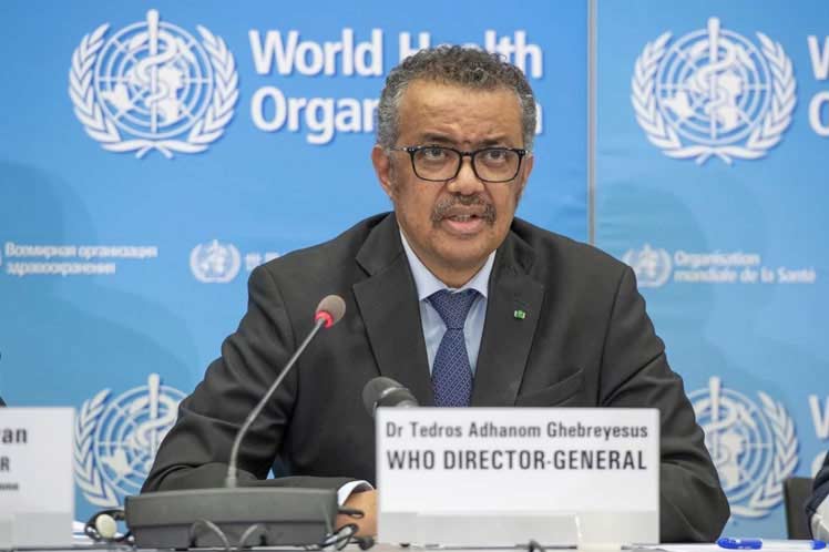 El director general de la OMS, Dr. Tedros Adhanom Ghebreyesus, presidió la reunión del Comité de Emergencias de dicha organización que acordó mantener el estado de emergencia por la COVID-19. Foto: Tomada de Prensa Latina