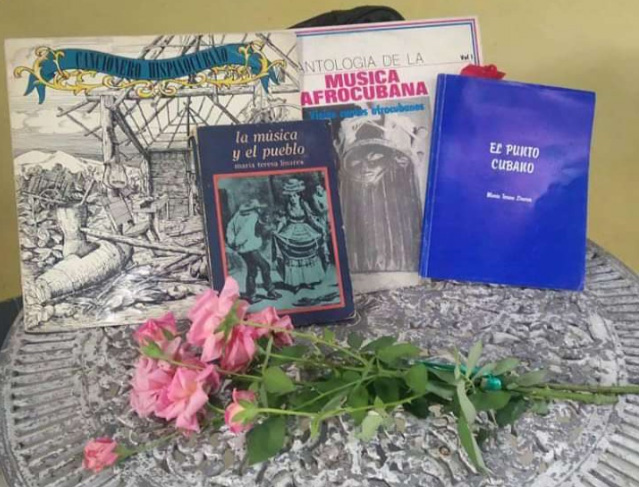 Se expuso una muestra de libros y discos de la investigadora cubana.