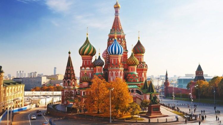 En las afueras de Moscú, capital de Rusia, tendrá lugar este domingo la inauguración de los eventos militares donde participarán unos 28 mil exponentes y representantes de 92 países, entre los que se incluyen 18 ministros de Defensa o sus sustitutos. Foto: Tomada de Superprof