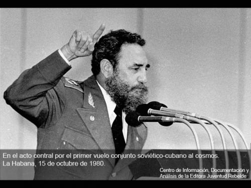 Fidel pronuncia discurso durante el acto central en conmemoración del primer vuelo conjunto soviético-cubano al cosmos en el Palacio de las Convenciones. Ciudad de La Habana.